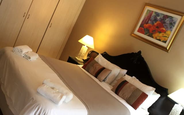 Airport Lodge Guest House