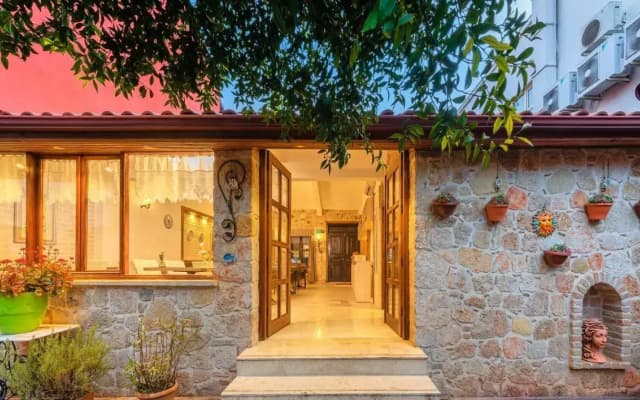 Zemira Garden Hotel
