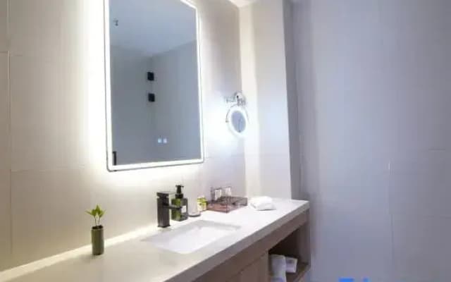 Xiushui Impression Collection Hotel (Huaqiao Jishan Subway Station)