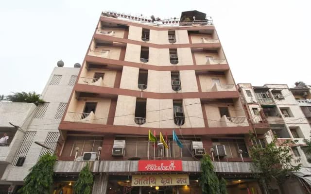 OYO 5047 Hotel President