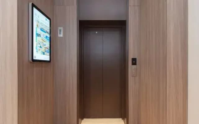 HanTing Hotel (Chifeng Station Songshan Wanda Plaza)