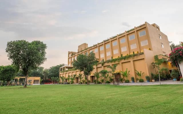 The Lalita Grand