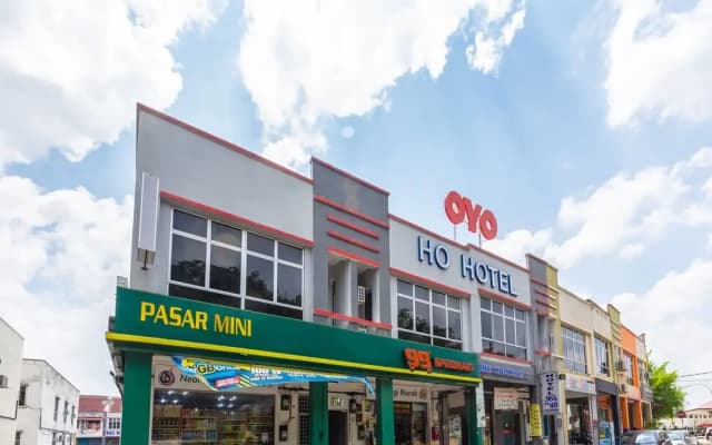 Ho Hotel by OYO Rooms