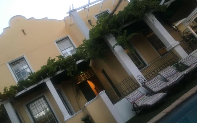 Mountain Manor Guest House & Executive Suites