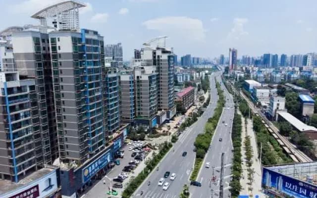 Century Famous City Hotel (Hengyang Wanda Branch)