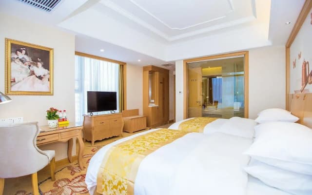 Vienna International Hotel (Yichang East Railway Station)