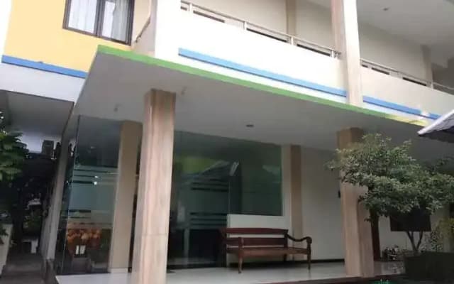 Mawar Indah Hotel near Stasiun Balapan Solo RedPartner