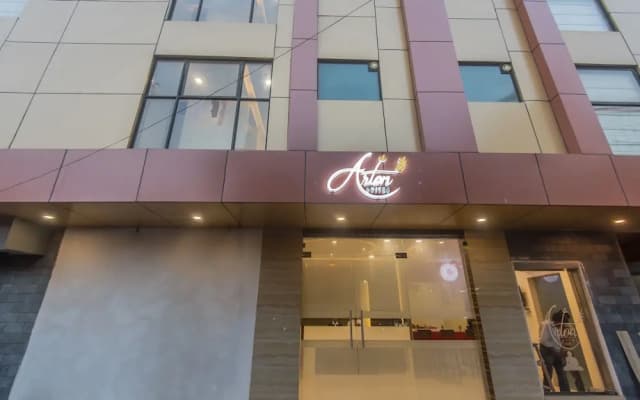 OYO 9996 Hotel Arton Suites