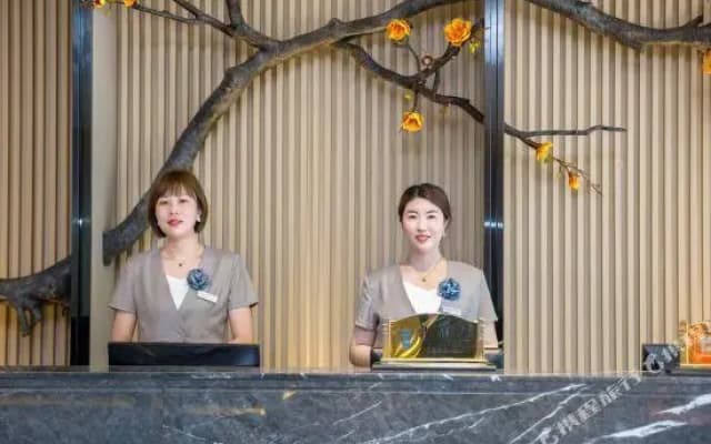 Myseason Hotel
