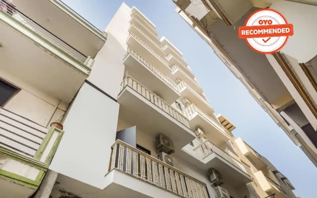Collection O 45795  Le Noida Hotel, Near Sector 76 Metro Station.