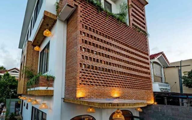 The 1993 Homestay