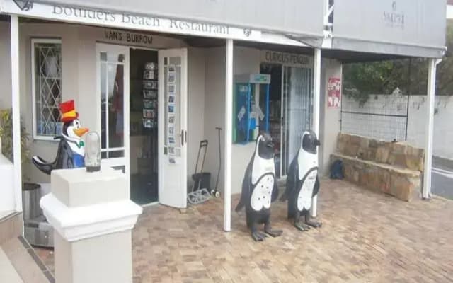 Boulders Beach Hotel, Cafe and Curio