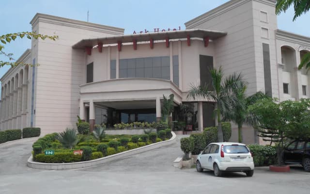 Ark Hotel And Resort