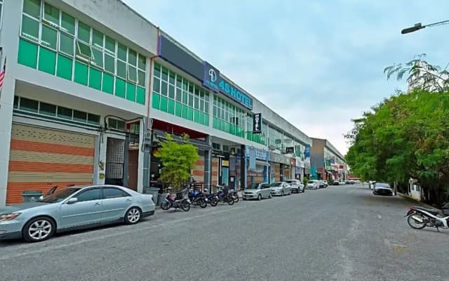 4S Hotel