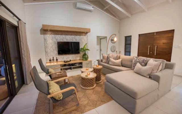 Bushwillow Private Villa