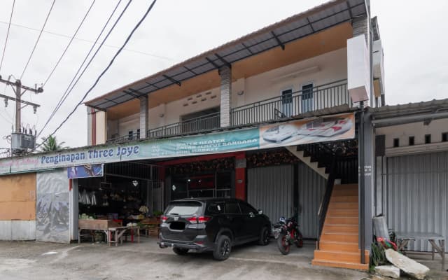 RedDoorz Syariah Near Minangkabau International Airport