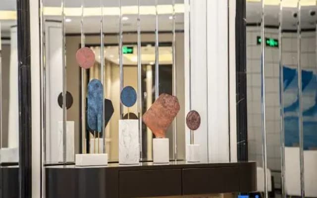 Elong Hotel (Xi'an Shaanxi History Museum Stadium Metro Station Branch)