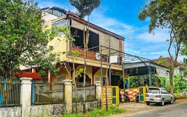 OYO Life 92568 Penginapan Joglo Syariah