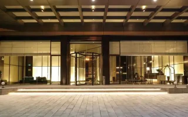 Changyang Wetland Park Hotel (Xiangyang Hanjiang Wolong Bridge)