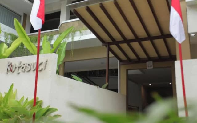 Kuta Suci Beach Hotel
