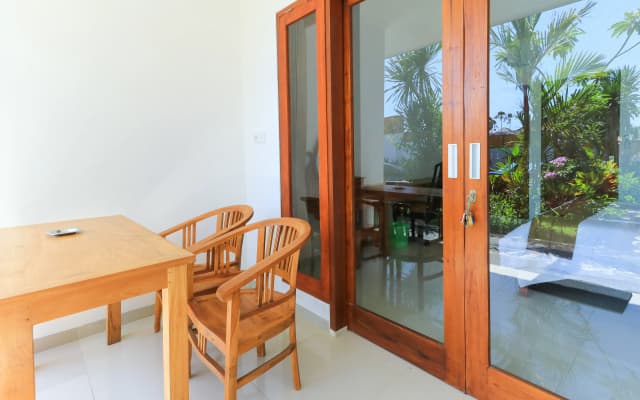 Pererenan Nengah Guest House by ZUZU