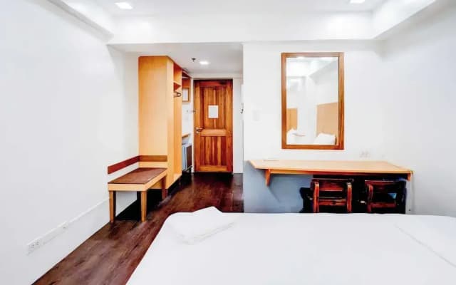Townhouse Oak BRBlock Boutique and Residences, Kalayaan Avenue, Near Ayala Mall, Poblacion, Makati, Manila