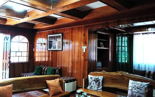 3 Bedroom House in the Heart of Baguio With Garage