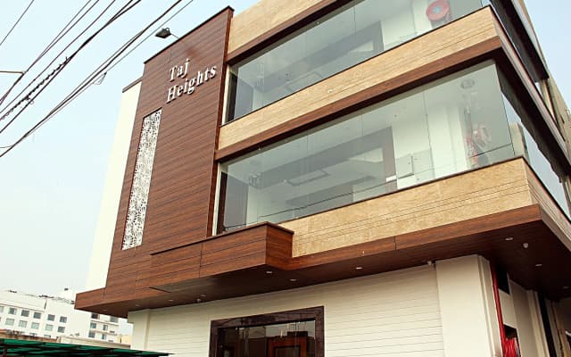 Hotel Taj Heights