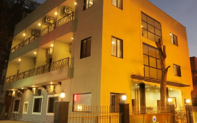 Hotel The Samrat