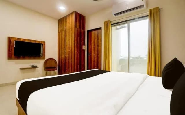 Gaurav Hotel And Restaurant