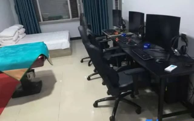Xuefu E-sports Hotel (Jiamusi University)