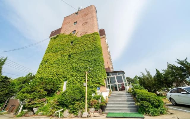 Incheon (Seokmodo) Hotel