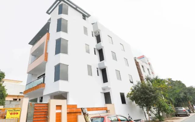 Grandeur Hotel by OYO Rooms
