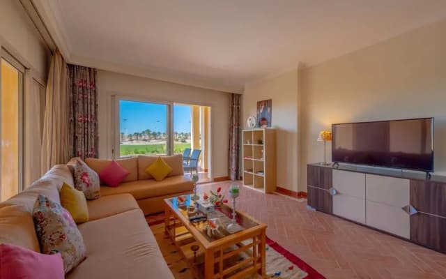 Vesta - Luxury APT III - 2BR - Golf