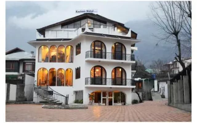 Kashmir Mahal Resorts by Stay Pattern