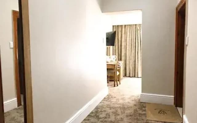 10 on Milner Guesthouse