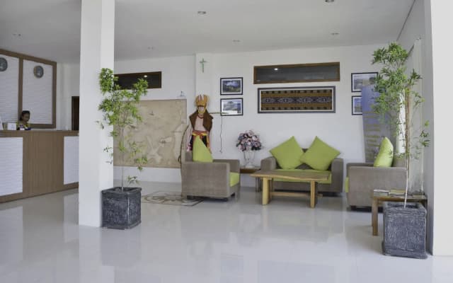 La Cecile Hotel and Cafe Komodo