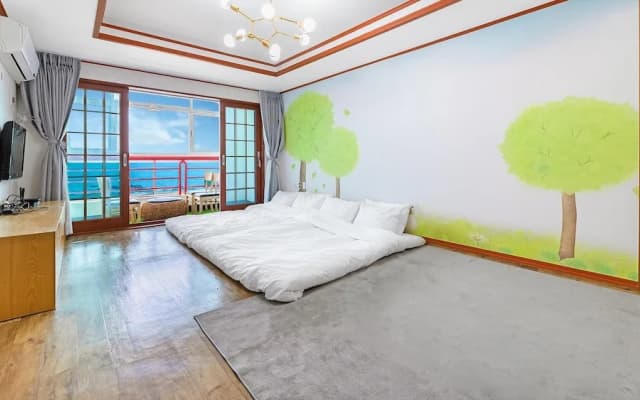 Jeju Badaaehyanggi Pension