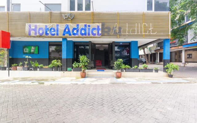 Hotel Addict by RedDoorz