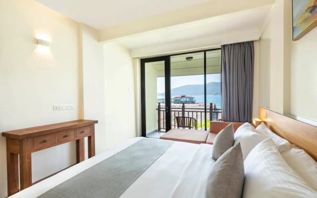 BuBu Long Beach Resort