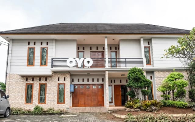 OYO 2912 Graha Minda Syariah