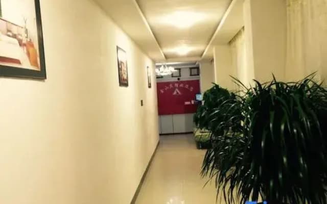 Yilong Jinshan Hotel
