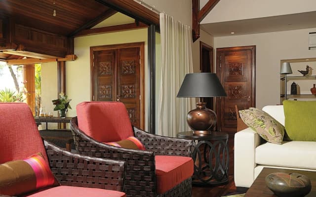 Sankhara Beachfront Villas