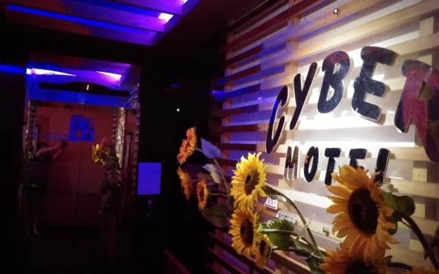 Cyber Motel
