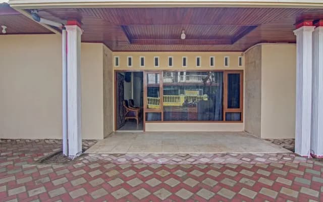 Capital O 90643 Suri Guest House Syariah