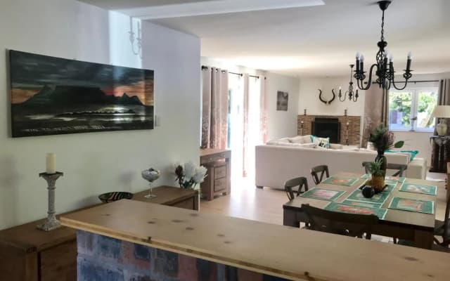 African Holiday home in Table View