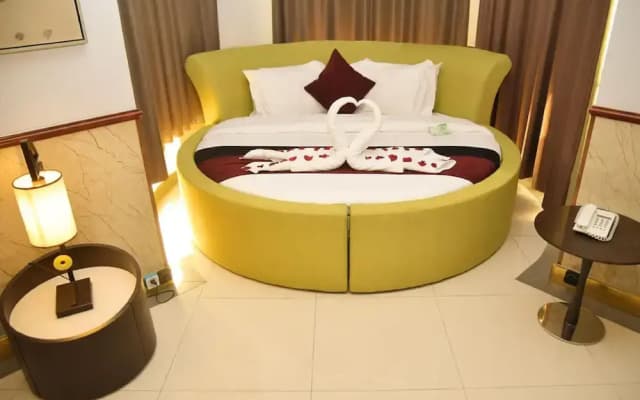 Claridge Star Hotel