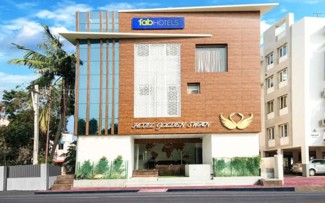 Hotel Golden Swan by FabHotels