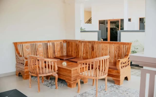 The Laviana Hotel