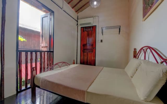 OYO HOME 90800 Rumah Pangi Homestay